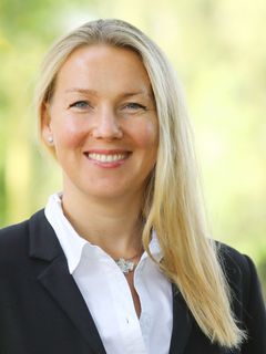 Dr. Olga Siegmund Dr. Olga Siegmund